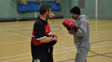 2 men boxing