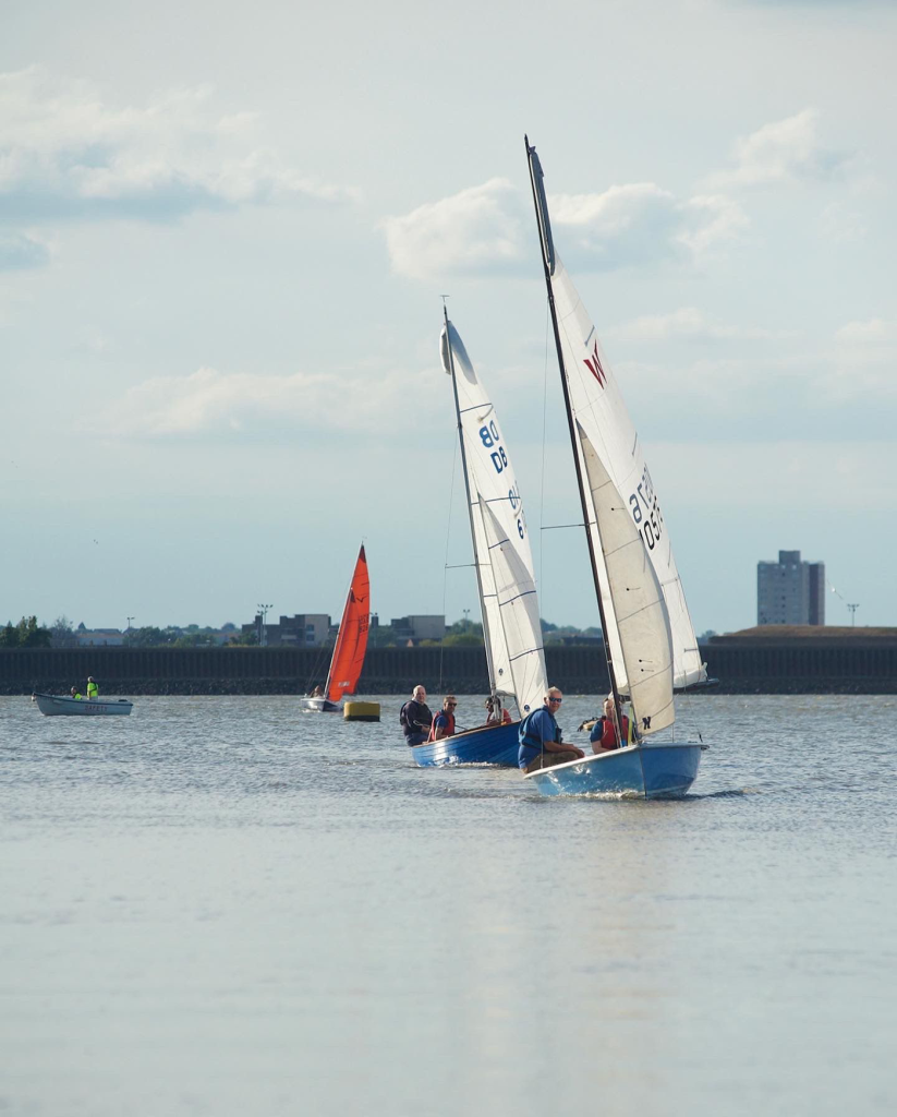 sailing boats of river thames